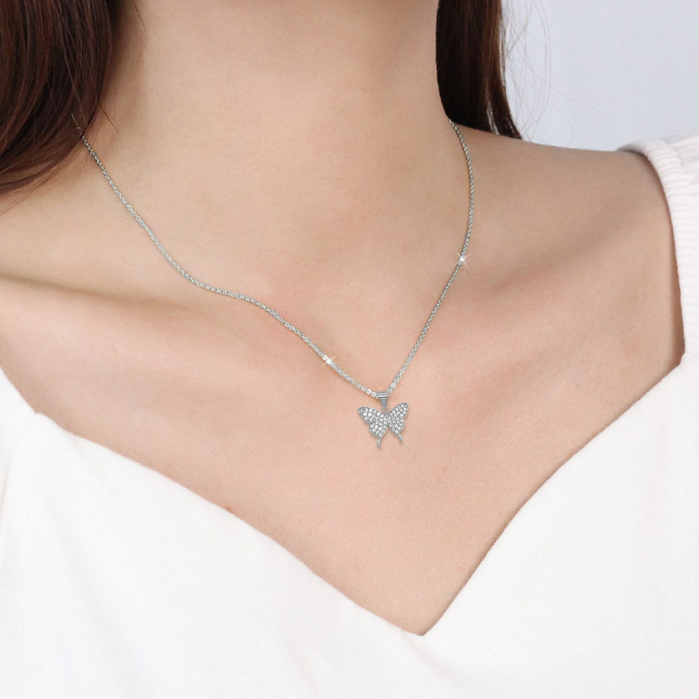 Elegant and simple butterfly titanium steel necklace, 2025 new women's light luxury niche collarbone chain, non-fading accessories set with diamonds Application Scenario