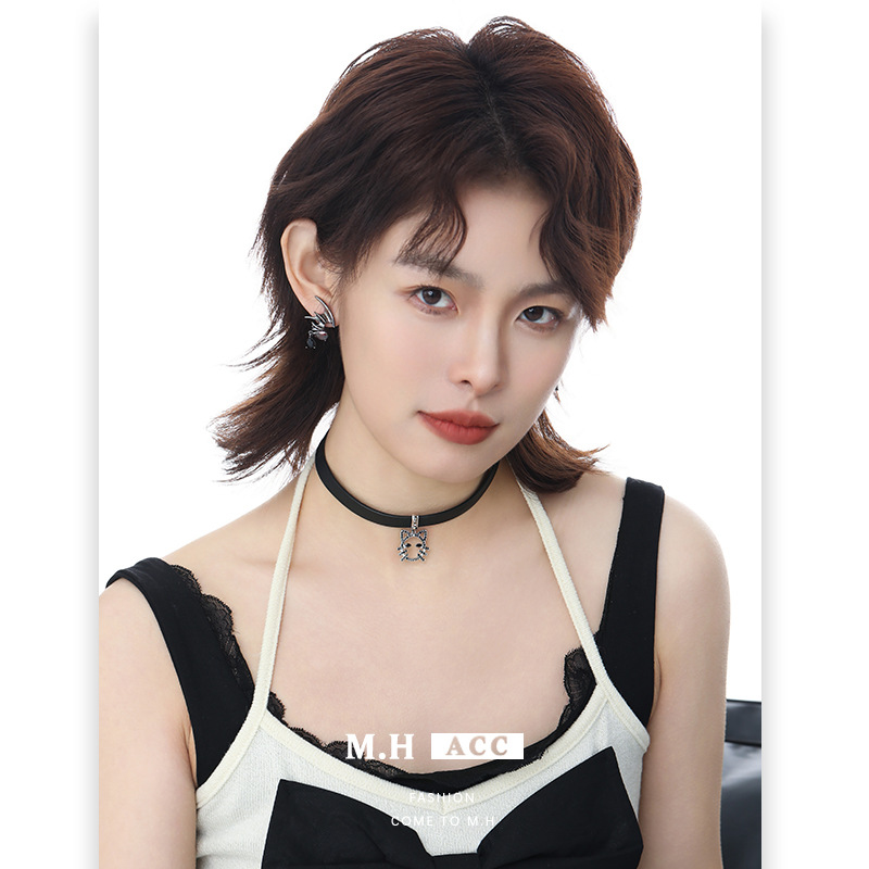 Spicy Girl sweet and cool dark punk belt necklace choker necklace, a niche original design for women with a high-end look Specification drawing