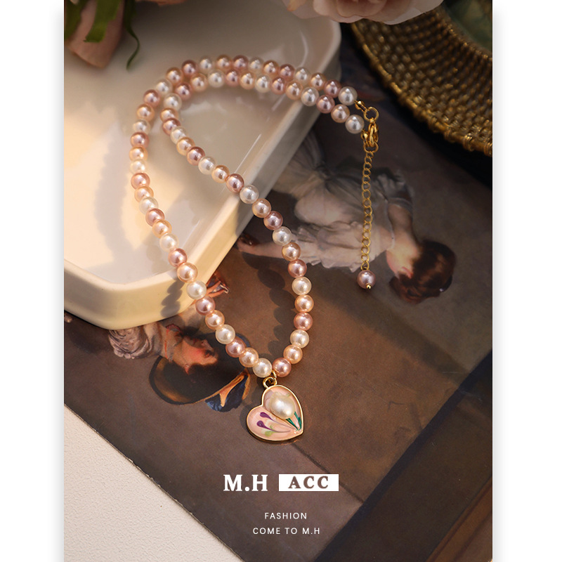 Pink heart-shaped pearl necklace, new sweet and cool style for women on Instagram, collarbone chain, French retro sweet girl style pendant trend Specification drawing