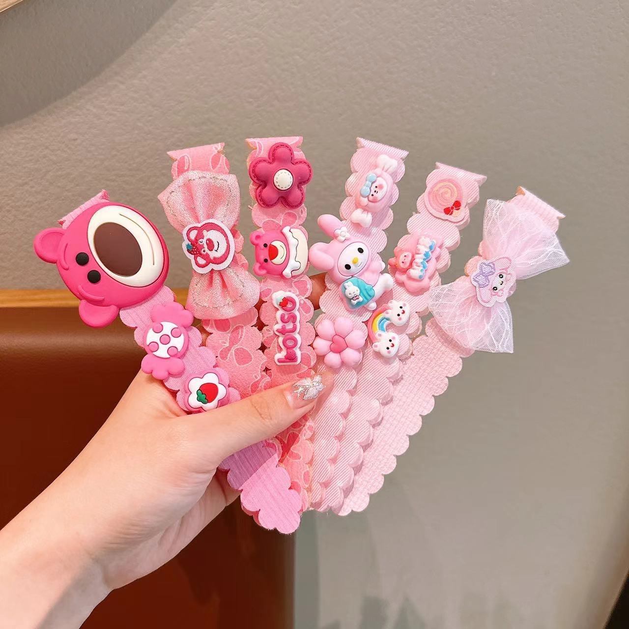 A magic hair patch for girls, baby magic hair patch, little girl Sanrio hair patch, hair band and headwear details Picture