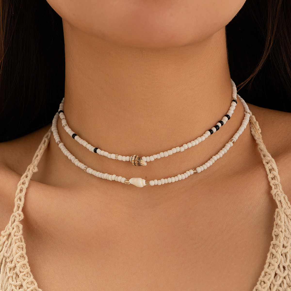 European and American cross-border jewelry, short and versatile handcrafted necklace, mixed color rice beads, simple conch multi-layer necklace full figure