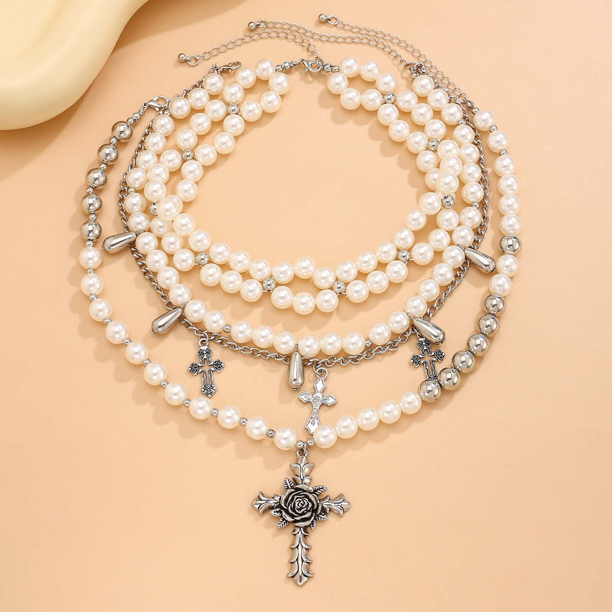 European and American cross-border jewelry, retro Baroque chocker collarbone chain, irregular pearl multi-layer round bead necklace Application Scenario