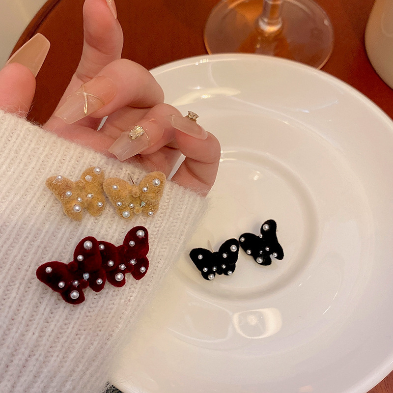 S925 Silver Needle Autumn/Winter New flocked butterfly Earrings, a high-end women's earring with wine red pearl stud earrings, a best-selling accessory Specification drawing