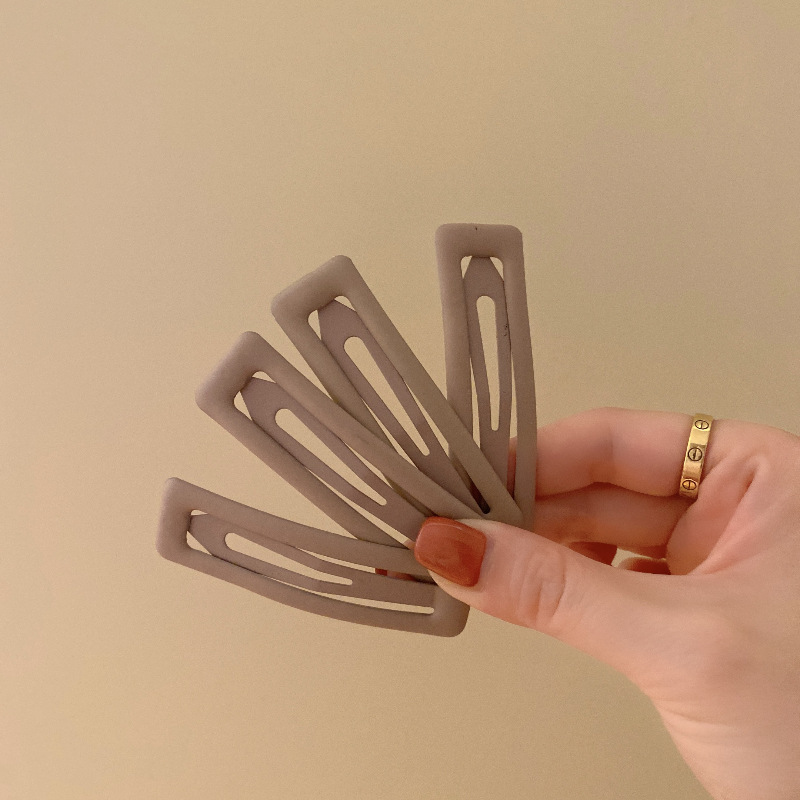 Basic style! Frosted hair clips for women, side bangs for broken hair at the back of the head, hair clips, bb clips, women's hair accessories Application Scenario