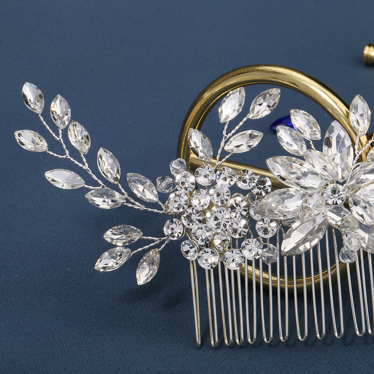 European and American retro hair accessories, hand-stitched combs for women, light luxury and elegant wedding dress accessories, horse's eye water diamond flower bridal hair combs Specification drawing