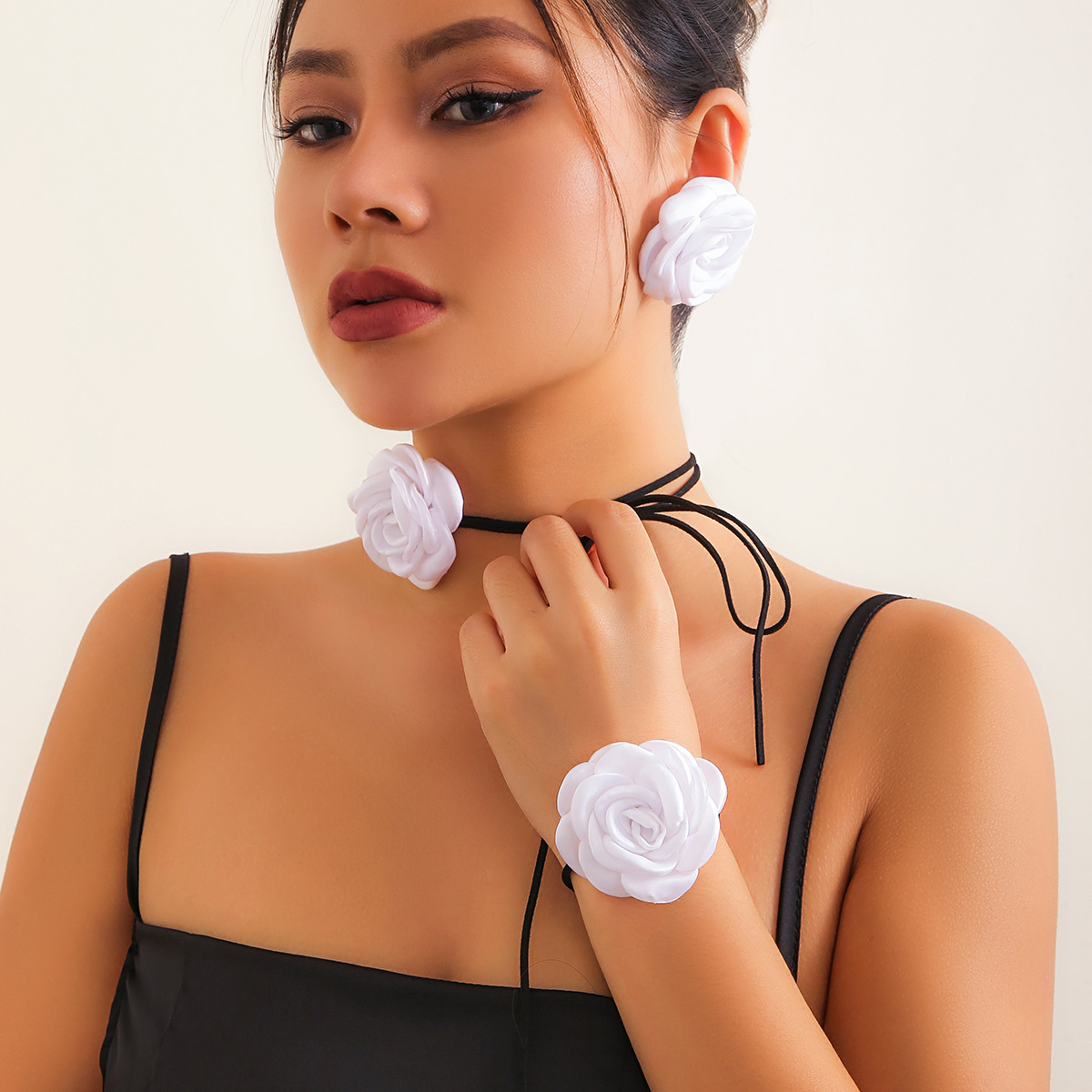 European and American cross-border flower three-dimensional neck strap collar, retro rose choker necklace set, accessory necklace Specification drawing
