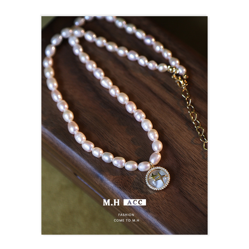 Natural pearl starlight round brand necklace, niche design, high-end style, new elegant Baroque collarbone chain Application Scenario