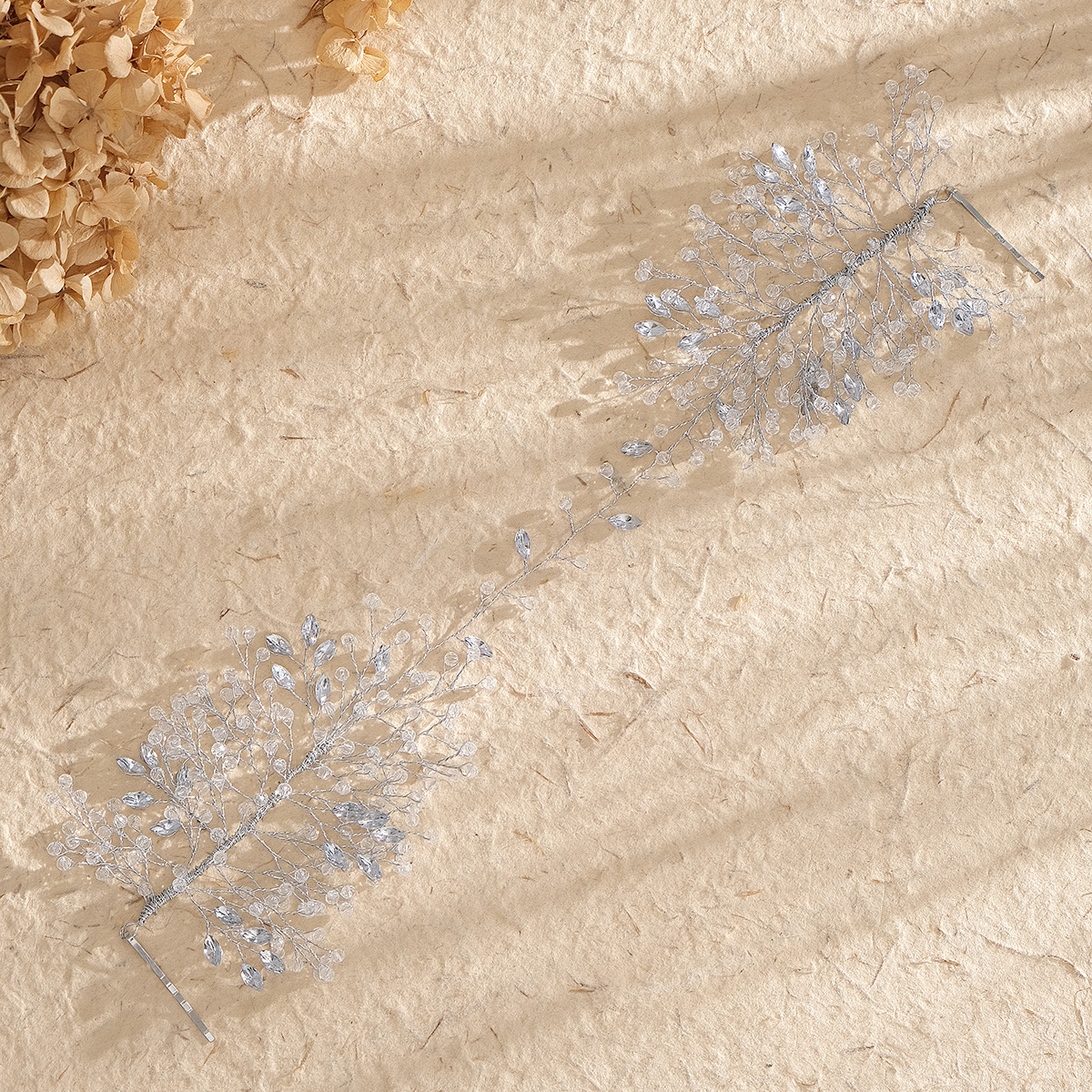 European and American bride hair accessories, handcrafted crystal hair bands, wedding dress headwear, luxurious heavy hair bands, diamond-encrusted fairy headbands details Picture