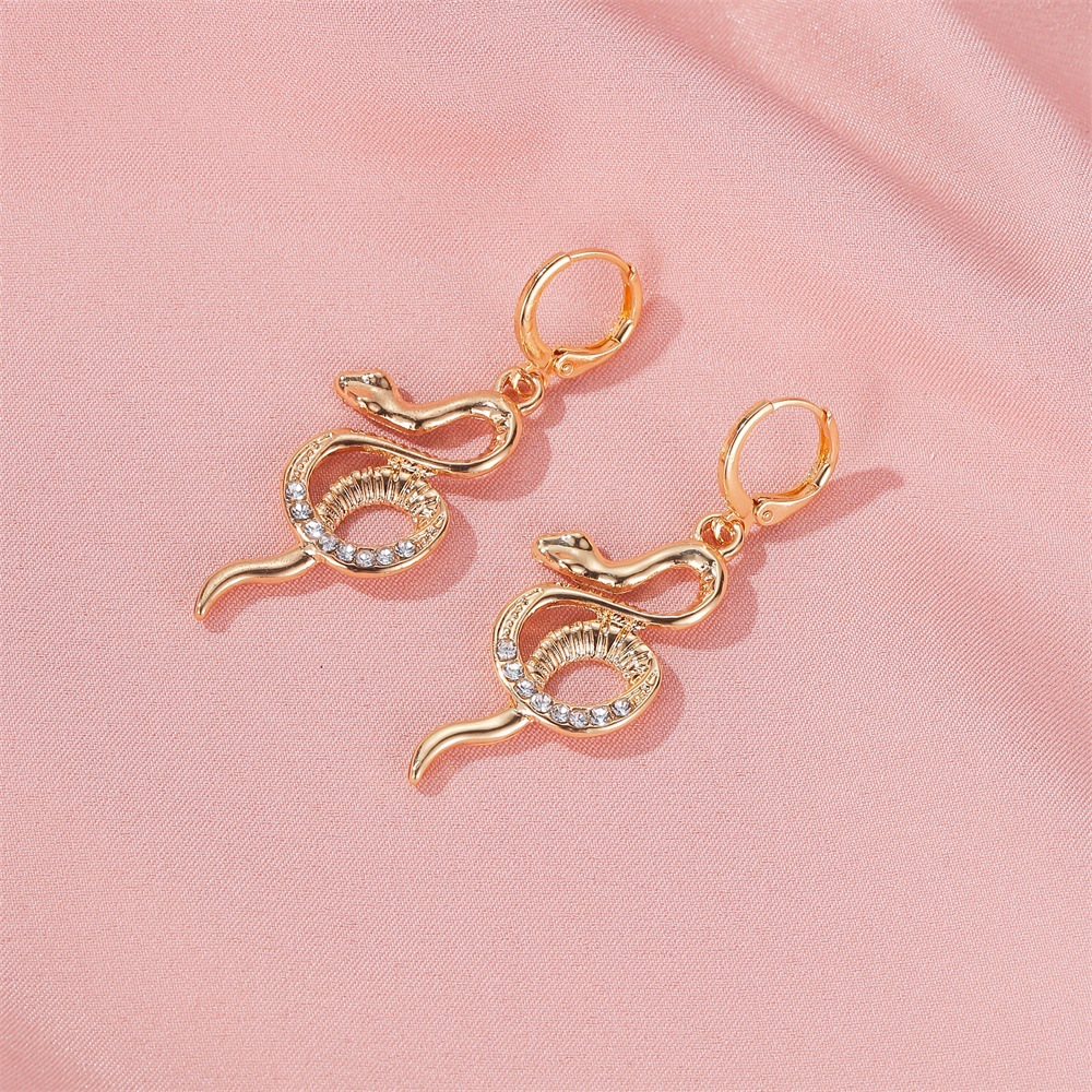 New European and American earrings, cold style earrings, unique full-diamond snake-shaped long earrings, fashionable and elegant, internet-famous earrings Specification drawing