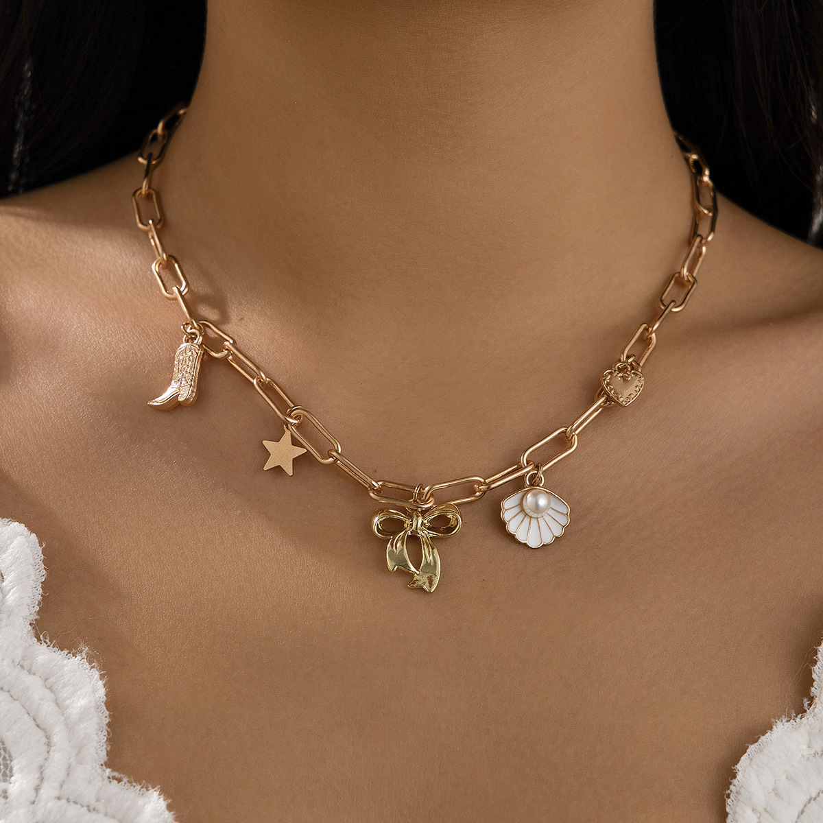 European and American cross-border jewelry, fashionable bow scallop chain necklace, versatile pearl alloy collarbone chain full figure
