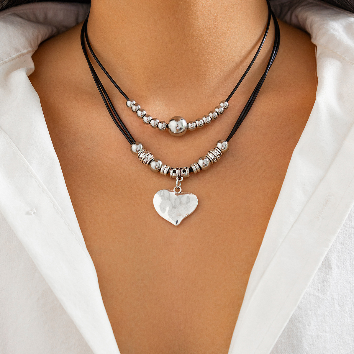 European and American cross-border jewelry, retro leather wax thread round piece pendant, collarbone chain, simple metallic feel, beaded multi-layer necklace details Picture