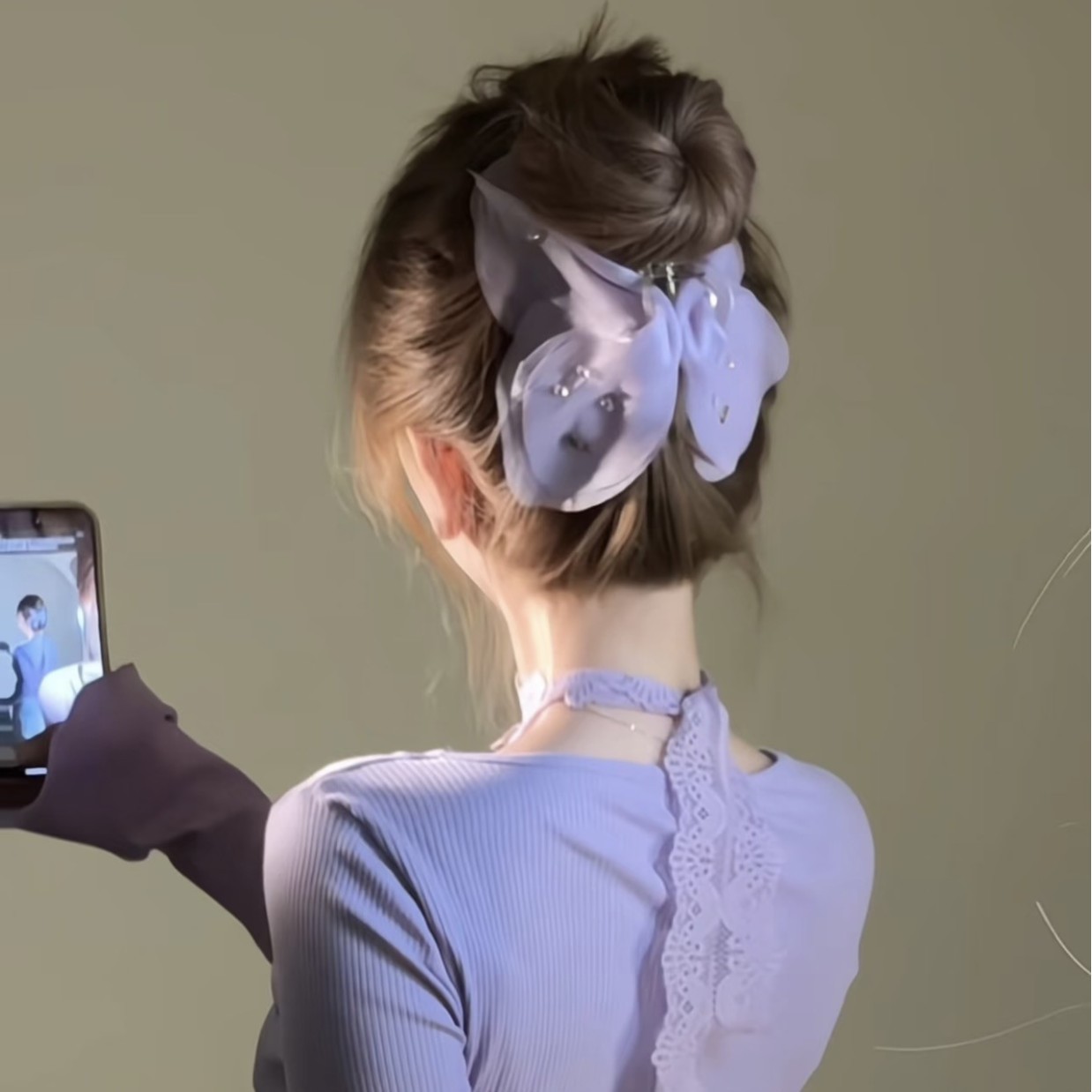 The new chiffon butterfly high-end headwear and hair accessory for women features a French retro and simple style. The solid color of the mesh fabric exudes a super ethereal French charm Specification drawing
