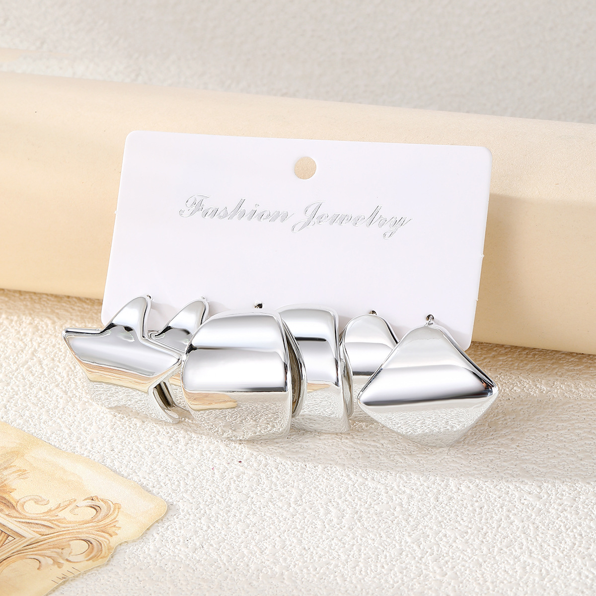 European and American cross-border jewelry exaggerated CCB earring set, creative geometric shape UV-plated ccb high-end feel ear stud earrings Application Scenario