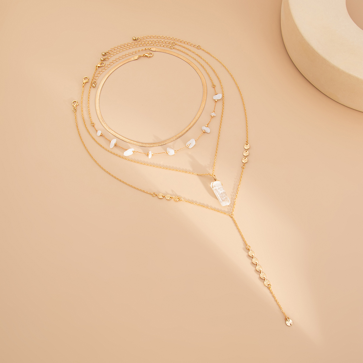 European and American cross-border jewelry Bohemian metal disc necklace irregular crystal multi-layer snake bone chain necklace Application Scenario