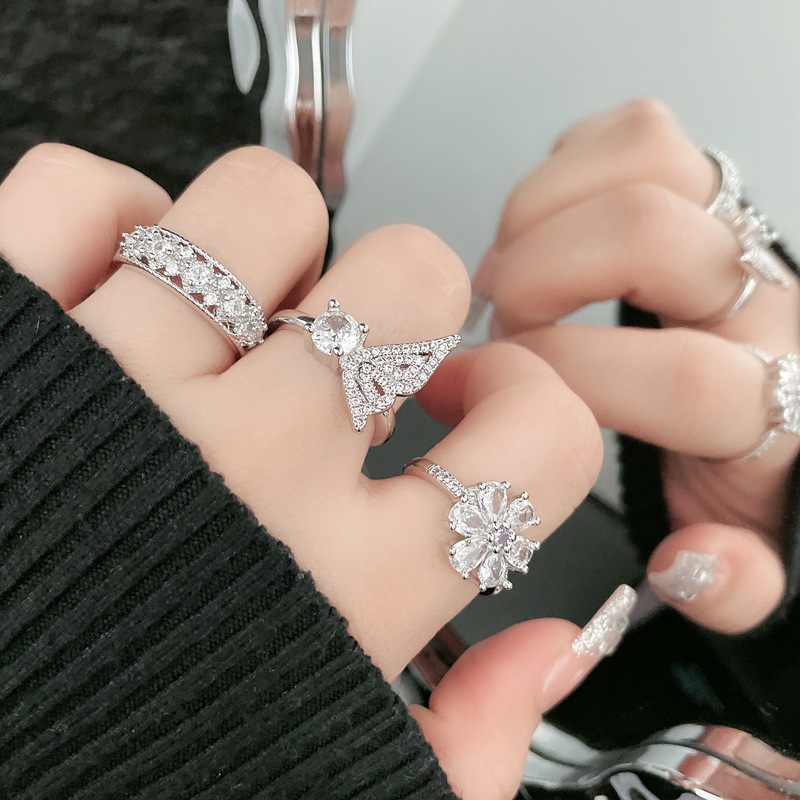 French niche light luxury cold style wing flower opening ring, versatile for women, fashionable, sweet, cool and high-end ring trend full figure