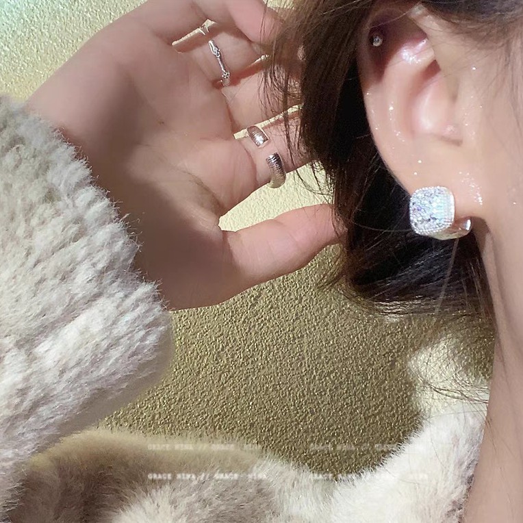 "Gao Zhi Sister style outfits!" Full Diamond cube sugar pearl stud earrings, a new bestseller in 2025, double-sided earrings for girls details Picture