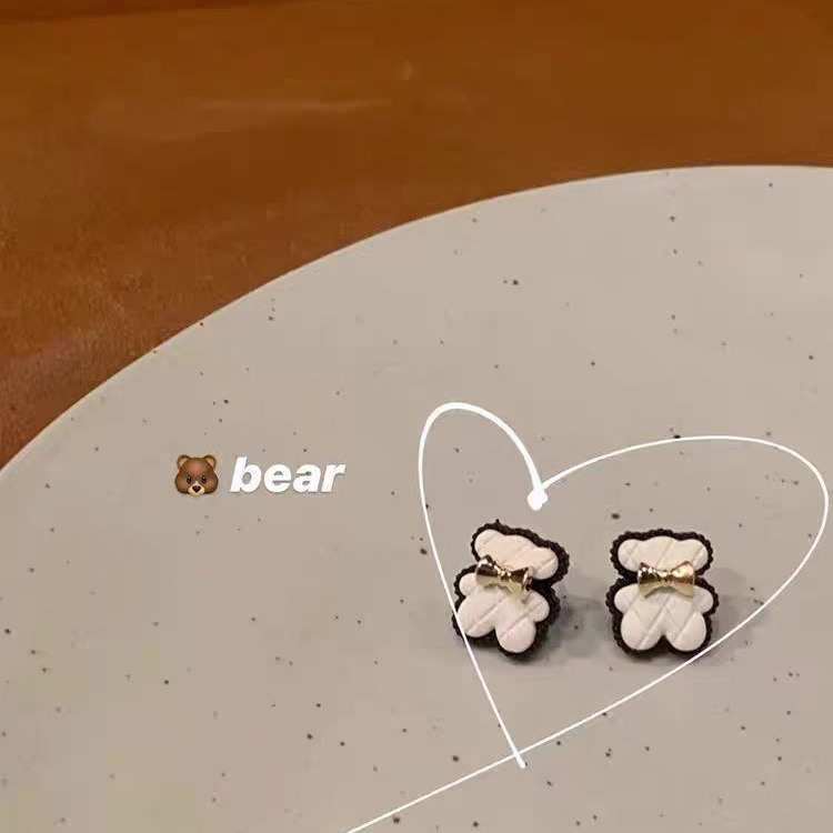 In 2025, sweet cartoon cute bear stud earrings for women on Instagram, trendy Korean style, unique and stylish design, versatile earrings Application Scenario