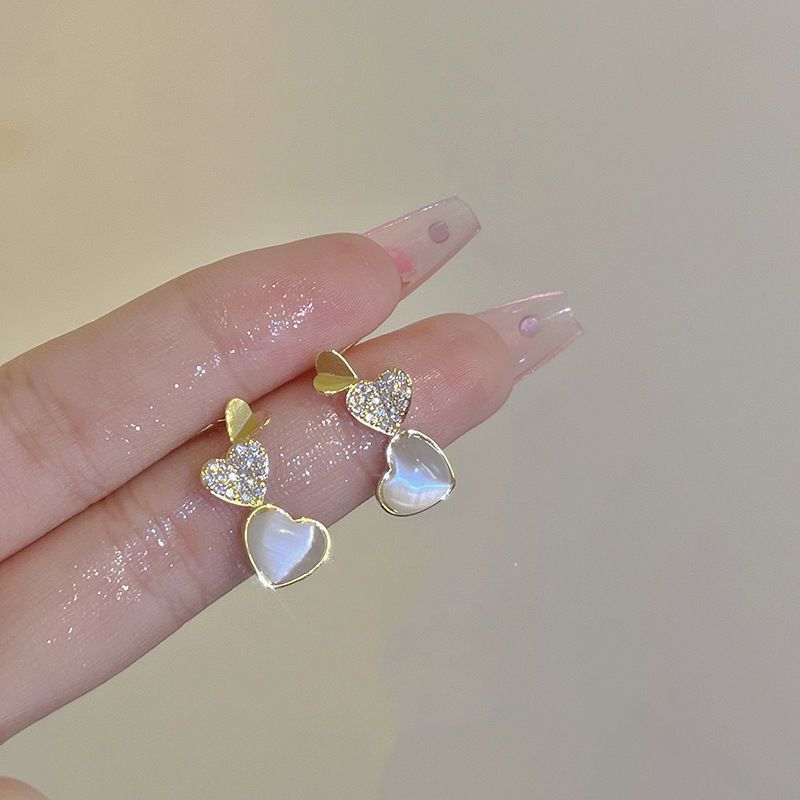 Gentle and elegant ~ New trendy heart-shaped cat's eye stone ear studs for women, light luxury, niche and high-end earrings and earrings in 2025 Application Scenario