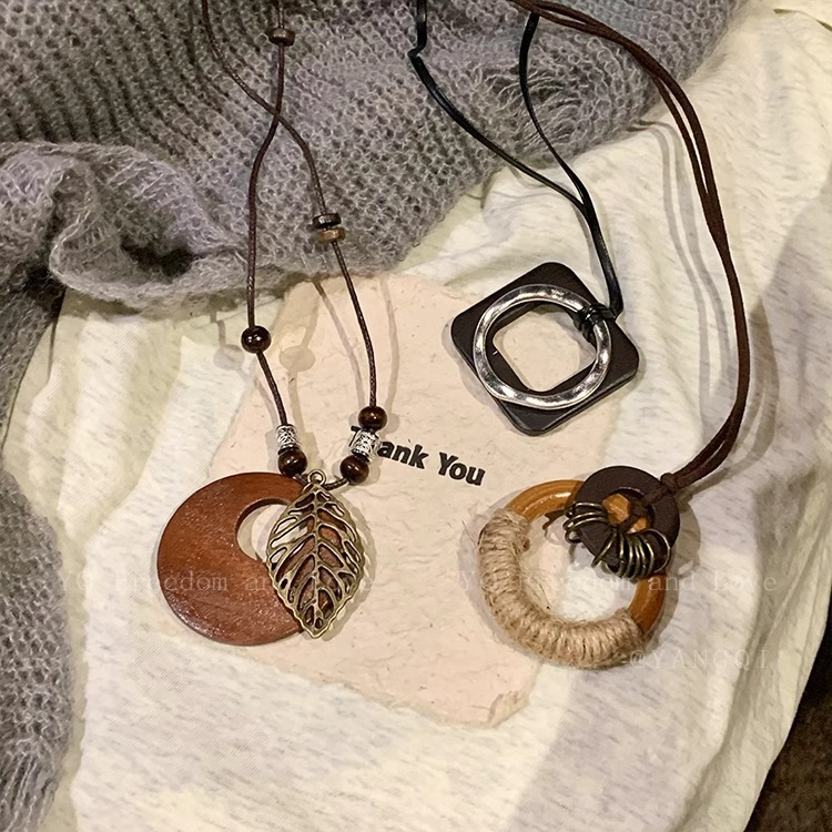Zen-inspired Chinese-style woven rope necklace, women's Bohemian ethnic style long sweater chain, golden leaf pendant accessory Application Scenario