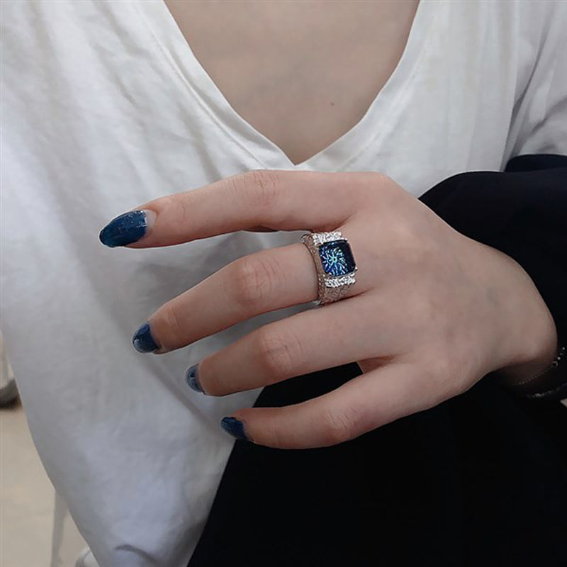 Heavy industry texture blue zircon ins cold style personalized ring, women's high-end irregular love personalized ring trend Application Scenario