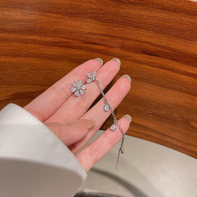 925 Silver Needle Light Luxury Long tassel Flower earrings, women's ins style, high-end design sense, versatile and elegant stud earrings full figure