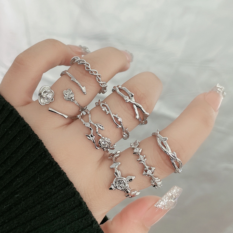 Plain ring, simple thorny rose open ring for women, irregular texture, pleated, fashionable, individual and versatile food ring details Picture