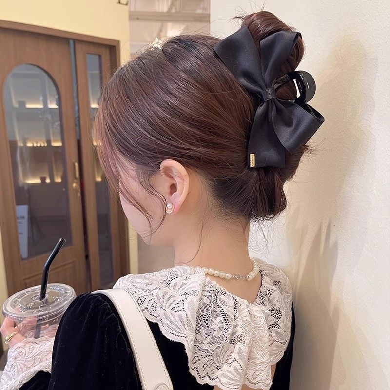 High-end black bow clip, back of the head, coiled hair, large volume, shark clip, popular hair accessory details Picture