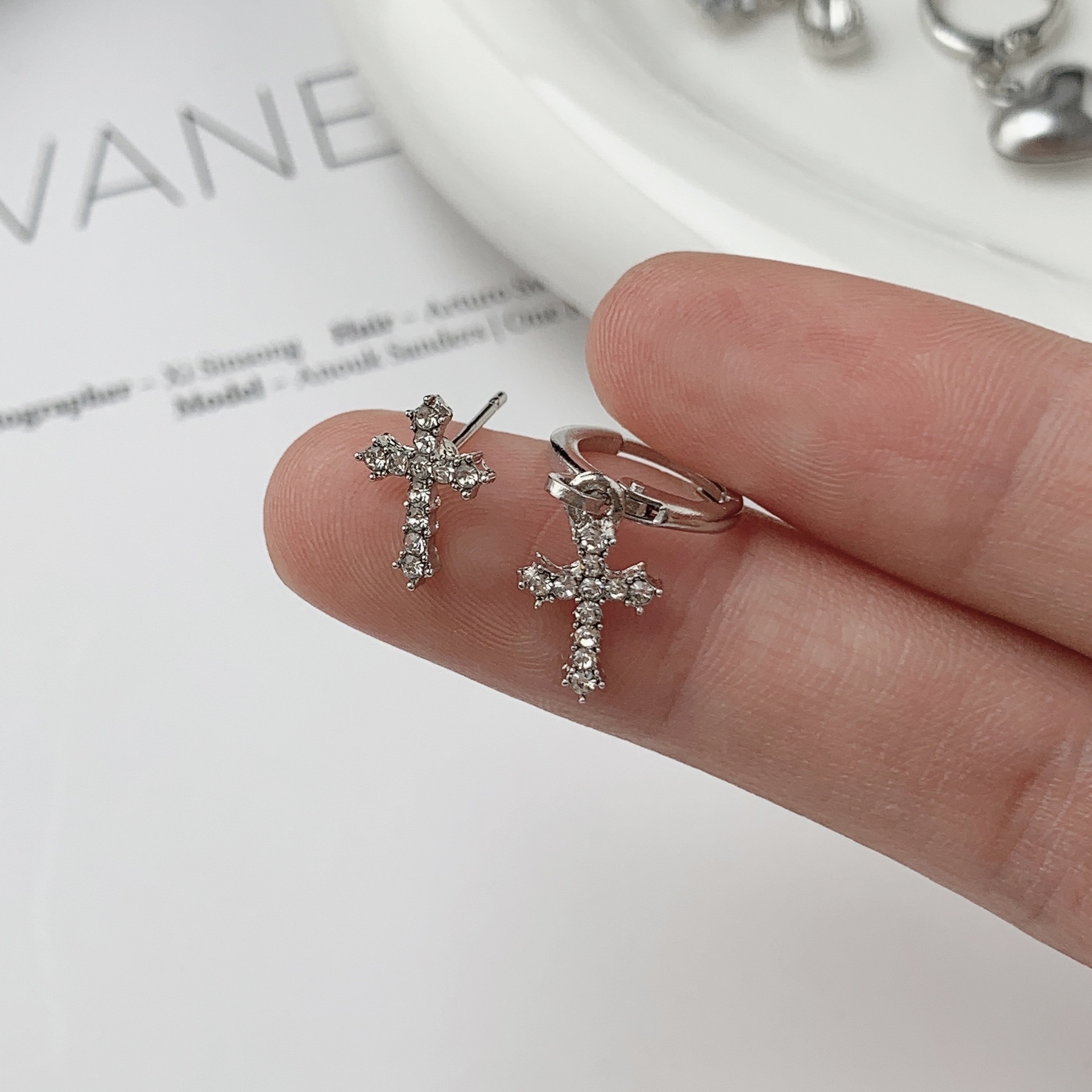 Silver Series ~ Light Luxury Zircon earrings, women's niche design, ins style, simple and versatile, fashionable ear clips and ear buckles Application Scenario