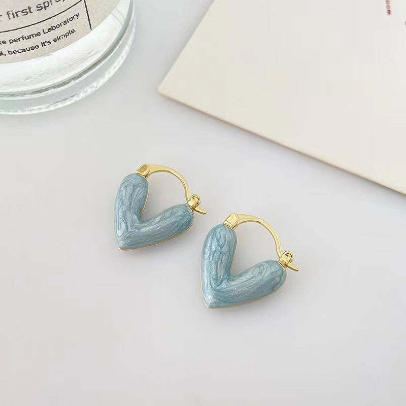 The 2025 new light luxury and niche s925 glazed heart-shaped stud earrings for women are French high-end, niche, fashionable, exquisite and versatile Specification drawing