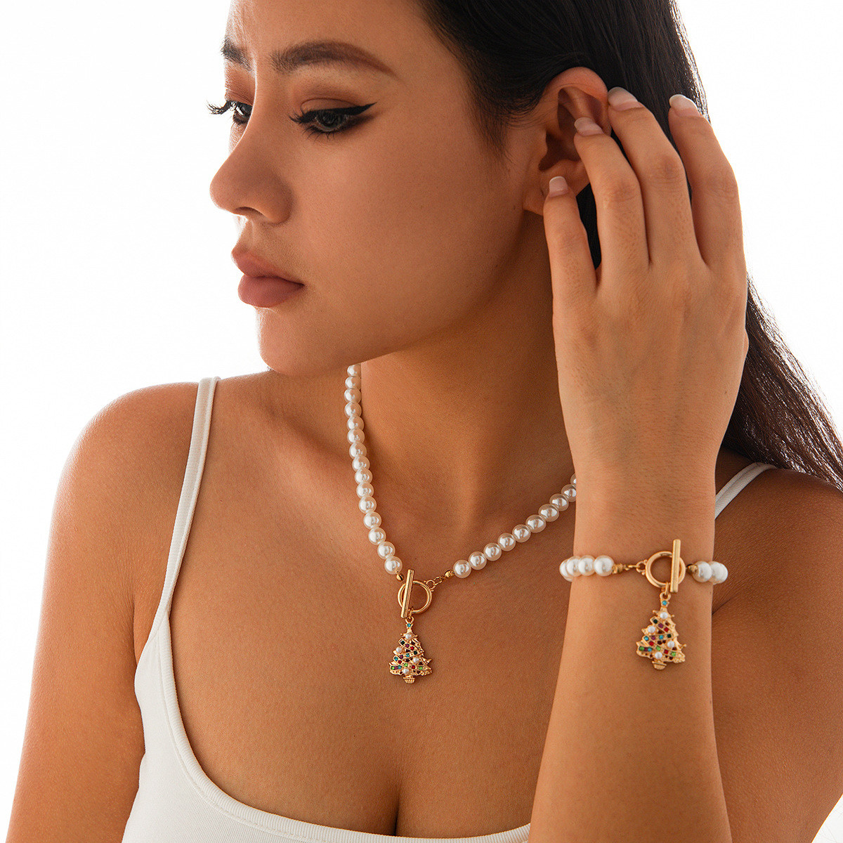 European and American cross-border jewelry, light luxury style imitation pearl necklace set, fashionable Christmas tree pendant ot buckle necklace full figure