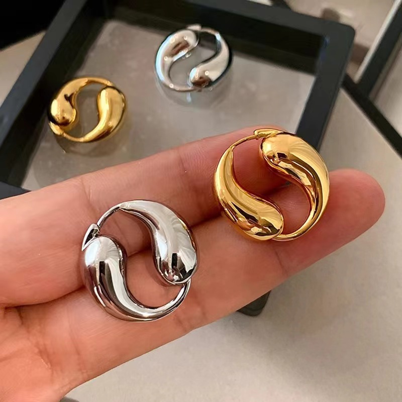 Metal teardrop ear rings 2025 new bestseller design earrings, light luxury and high-end style, unique European and American style ear buckles full figure