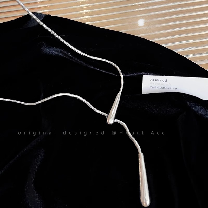Minimalist and cold style water drop necklace for women's autumn and winter 2024 new long sweater chain with a niche design sense collarbone chain details Picture