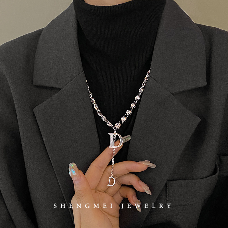 Light luxury and niche design letter necklace, female hip-hop and hot girl collarbone chain-like zircon sweater chain wholesale on Instagram full figure