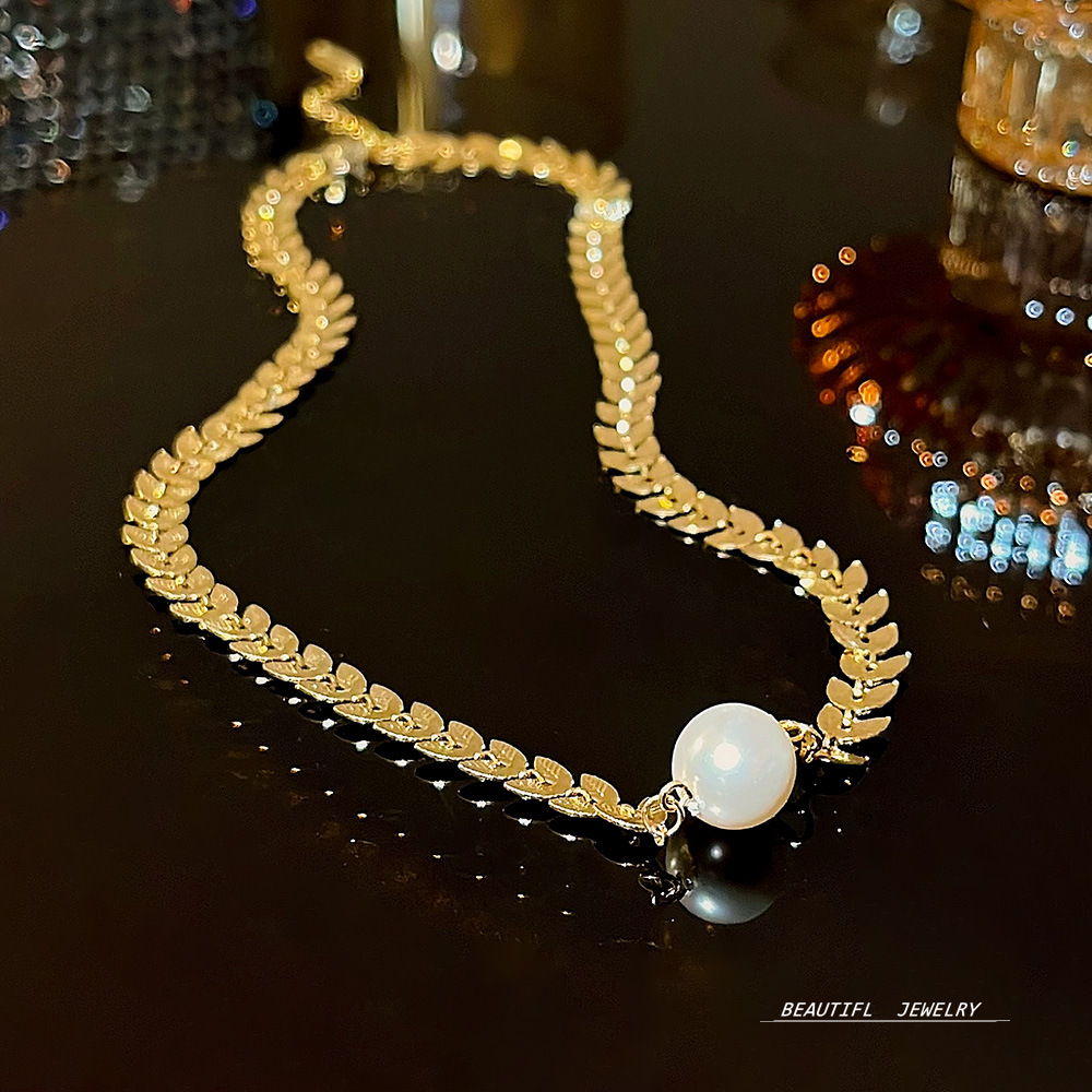 Fashionable French Baroque pearl necklace, high-end design sense, versatile collarbone chain, popular and niche wheat ear neck chain for women full figure