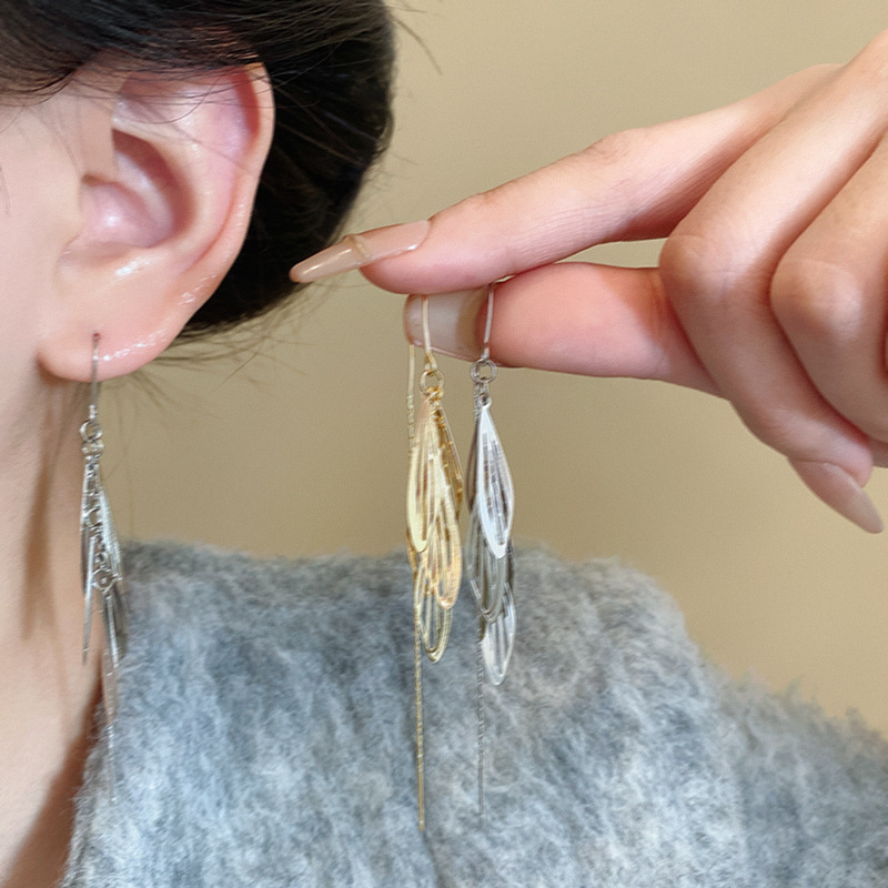 Super fairy metal wing tassel ear thread women's design sense, niche and versatile long earrings, round face slimming earrings details Picture