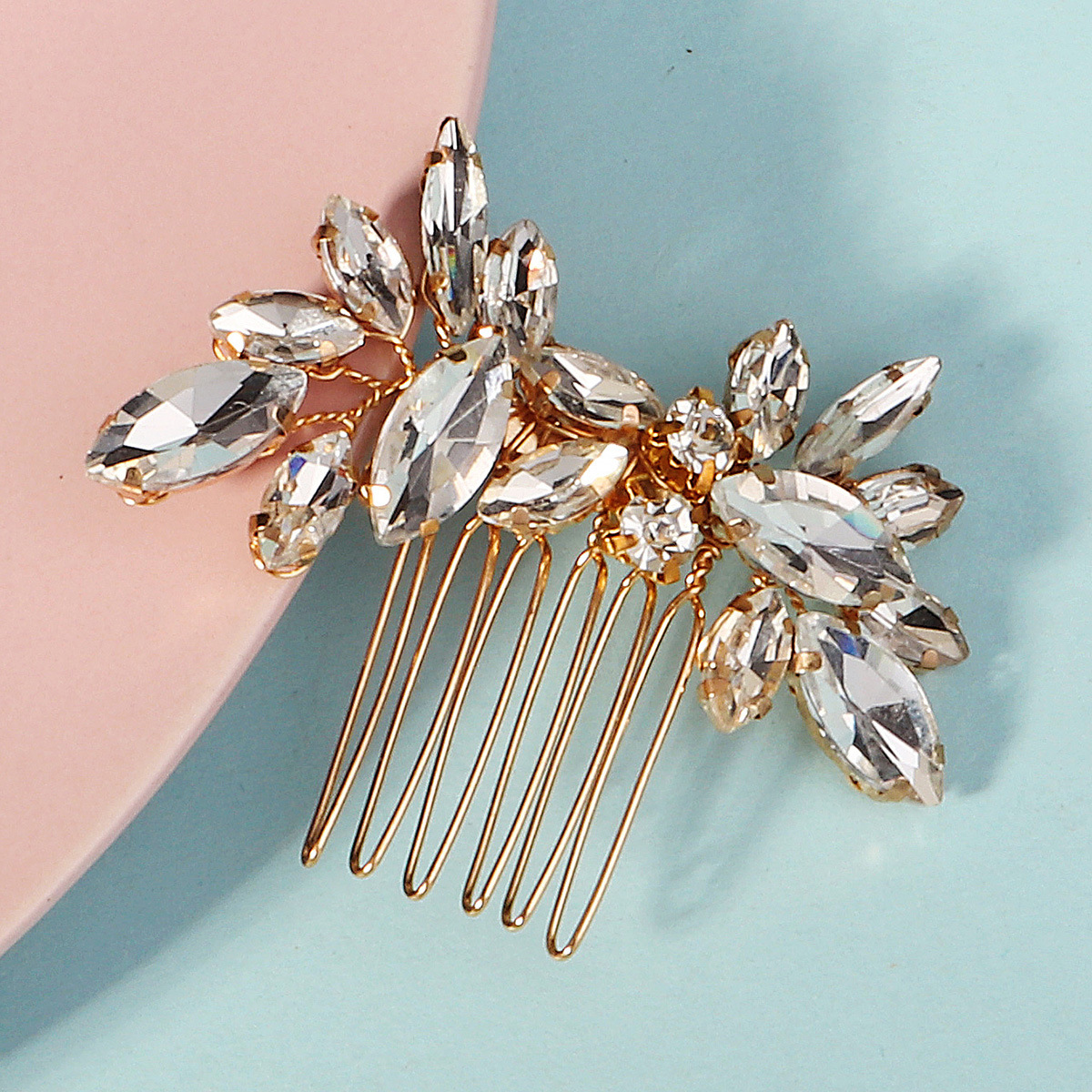 A new European and American bride's hair comb with a high-end feel, wedding dance party hair accessory, women's handcrafted horse eye rhinestone six-tooth insert comb details Picture