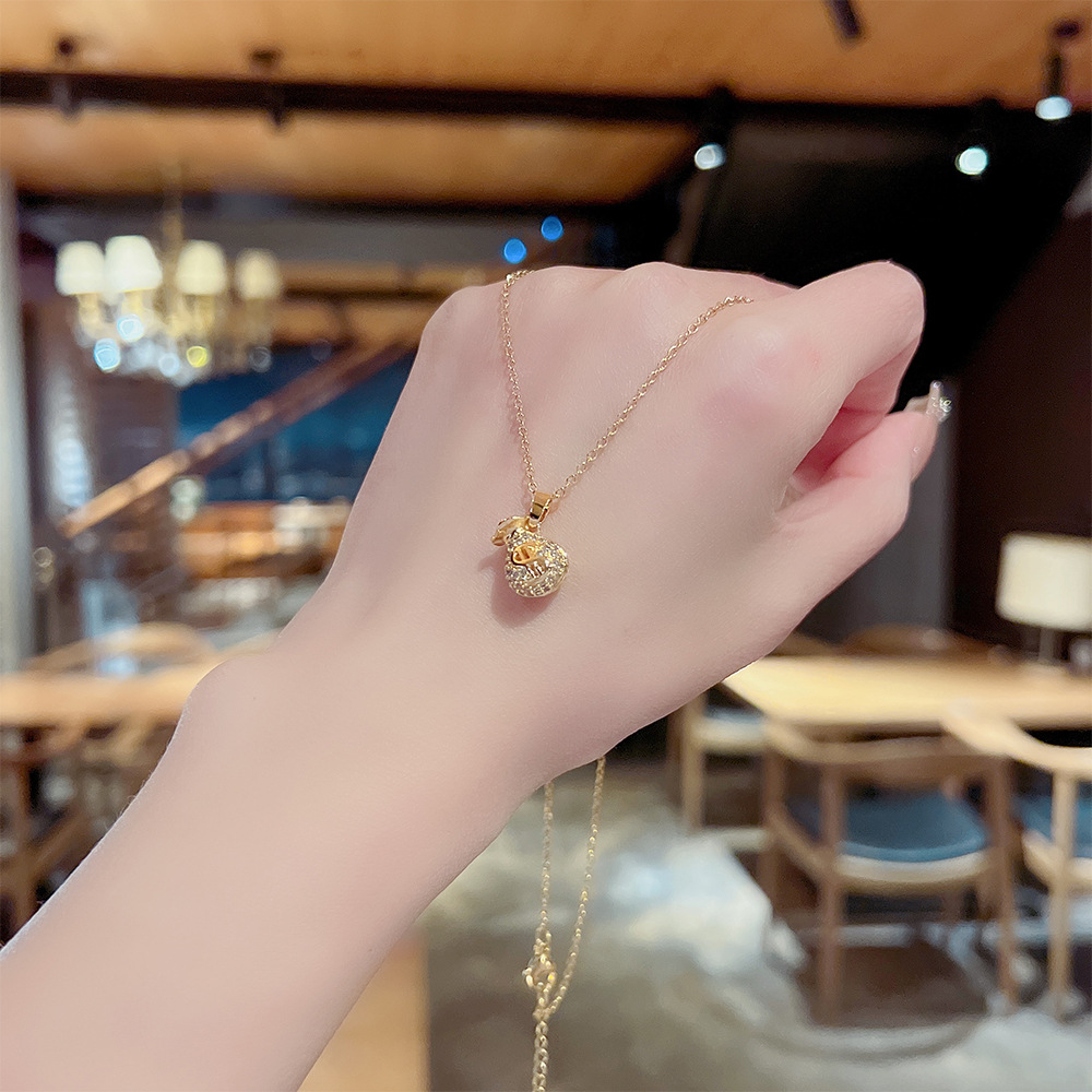 Lucky New Year money bag titanium steel necklace wholesale, non-fading design sense collarbone chain, 2024 new style Internet celebrity necklace details Picture