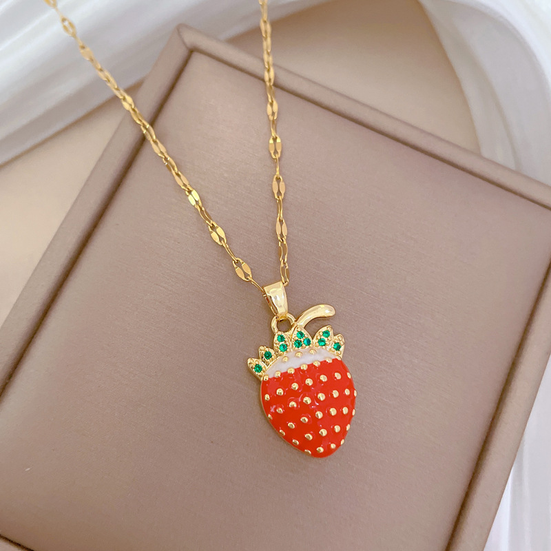 【 Titanium Steel 】 Fruit strawberry full diamond light luxury and elegant full diamond necklace, versatile collarbone chain titanium steel chain for women Specification drawing