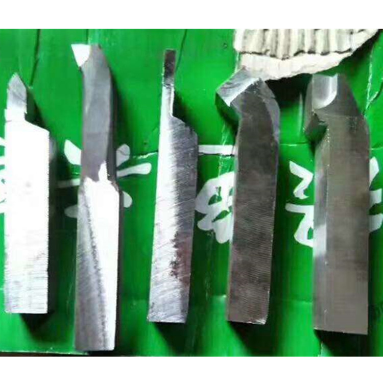 Non-standard hollow tool holder, tool handle and tool holder according to provided drawings, welded tool row 90 degrees and 45 degrees, external thread 30 square *160MM full figure