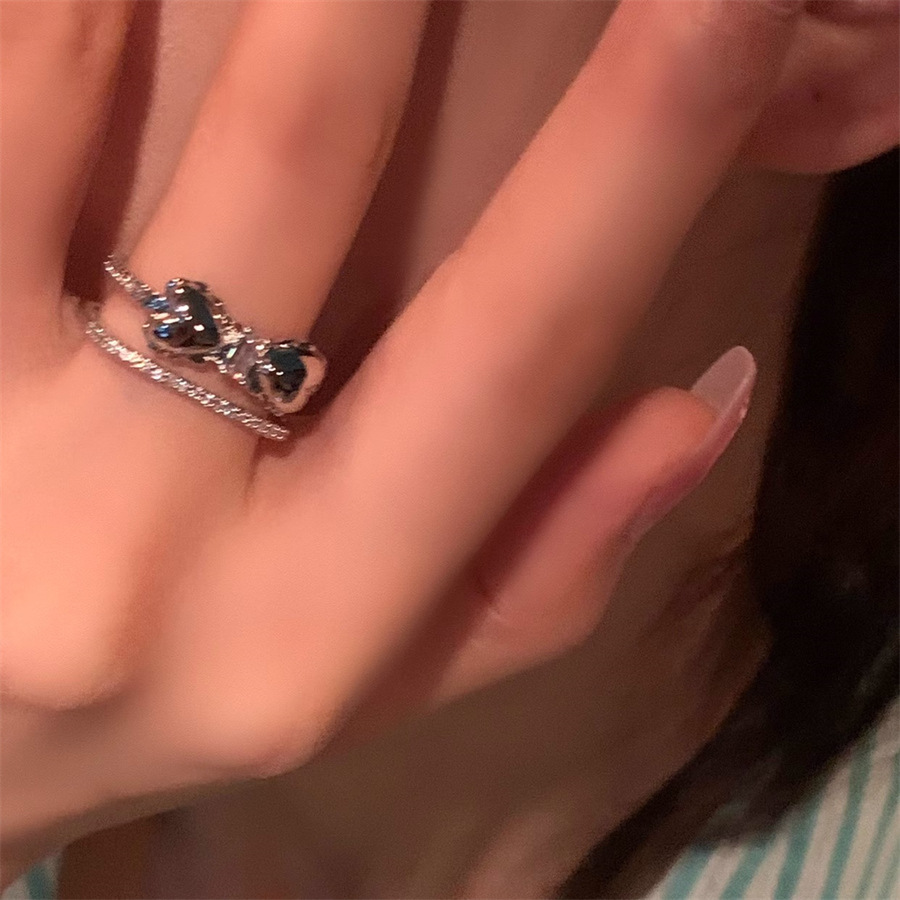 Sweet double-layer bow ring, a niche design for women, a high-end index finger ring, an ins fashionable, individual and versatile ring details Picture