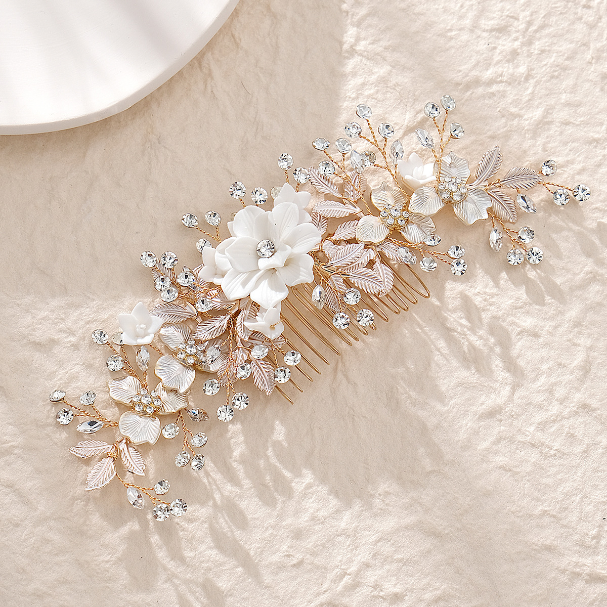 European and American style headwear, soft clay flower handcrafted hair comb, beautiful thin-coated alloy hair accessory, bride's veil, updo and comb Specification drawing