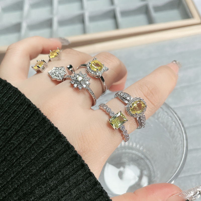 The light luxury and high-end yellow diamond rose cube sugar open ring for women on Instagram, with a cold style and versatile quality, is a trend of niche rings Specification drawing