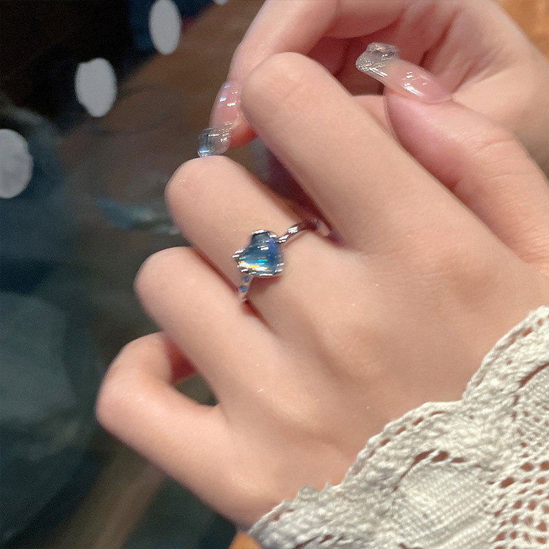 Heart-shaped lava moonstone ring for women on Instagram, a super ethereal and high-end ring with a niche open design, a new index finger ring details Picture