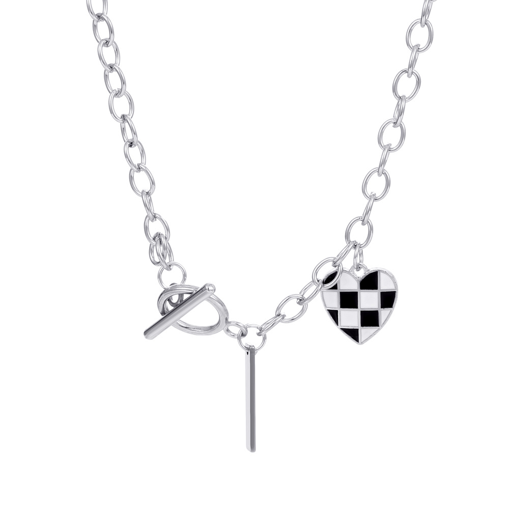Korean cold and simple heart-shaped checkered pendant necklace, a niche design, sweet and cool heart-shaped checkered bracelet set Item Picture