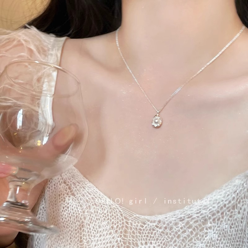 French-style fashionable shell freshwater pearl necklace for summer girls, simple and versatile, niche and light luxury collarbone chain Specification drawing