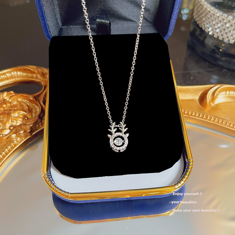 Sweet antler necklace accessory for women, versatile and niche, always by your side pendant, elegant collarbone chain, cute student accessory full figure