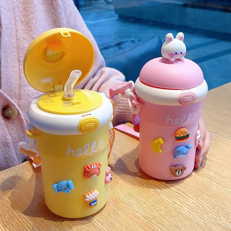 Cute little ball water cup, cartoon portable children's water cup, girls' high appearance level glass cup, straw cup, student water cup Application Scenario