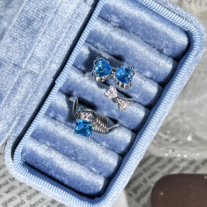 Fashionable and individual sea blue heart-shaped zircon bow open ring, a unique and niche geometric ring for women with a light luxury touch Specification drawing