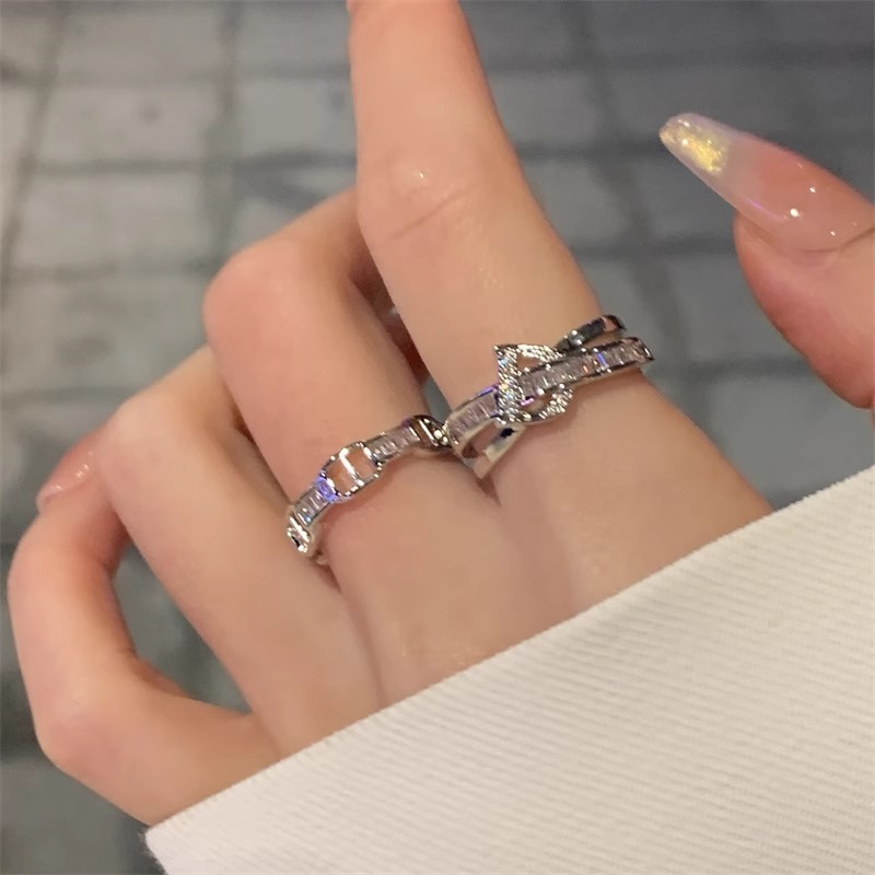 Super flash Zircon letter ring, a high-end, fashionable and cold style light luxury index finger ring, an ins niche design ring Specification drawing