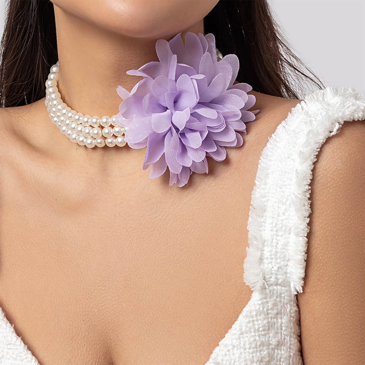 European and American cross-border jewelry chiffon handcrafted large flower collarbone chain necklace, imitation pearl retro flower beaded necklace details Picture